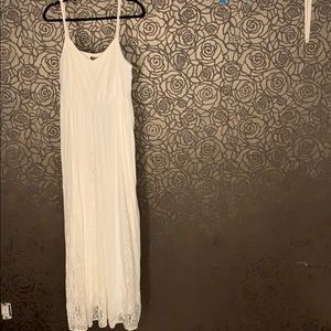 Torrid: White Lace Summer Maxi Dress (Size:2)